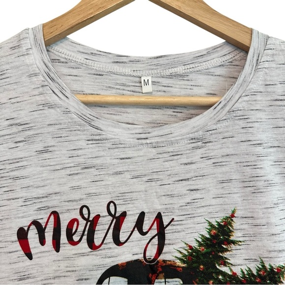 NEW Women's Medium Grey Leopard Truck Merry Christmas Holiday Festive T-Shirt - Picture 2 of 4